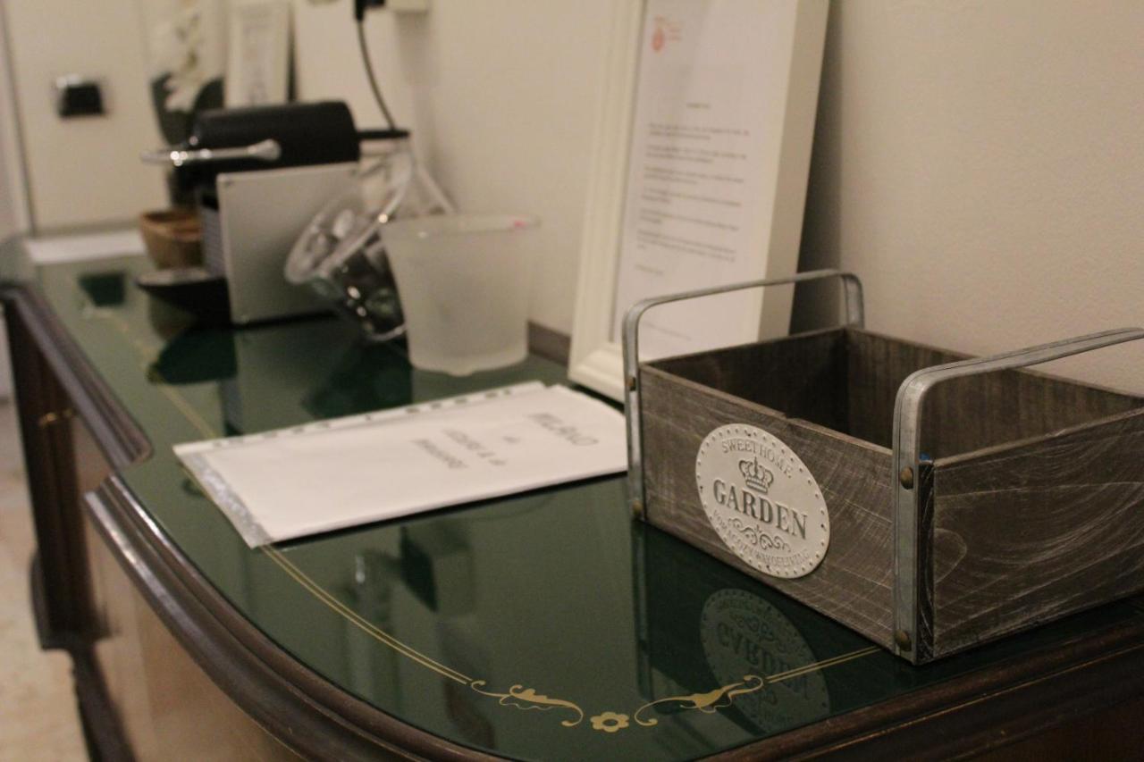 ミラノ Naviglio81 Bed & Breakfast エクステリア 写真