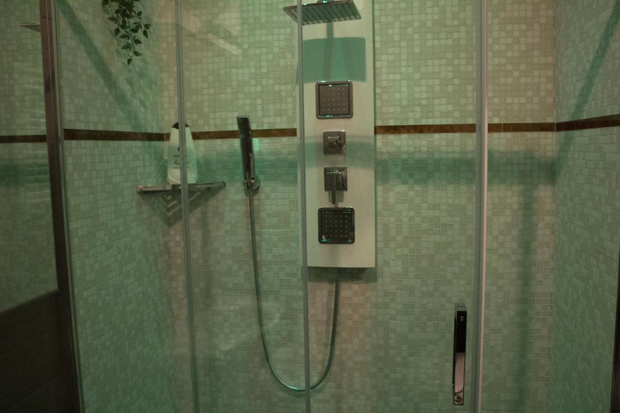 ミラノ Naviglio81 Bed & Breakfast エクステリア 写真