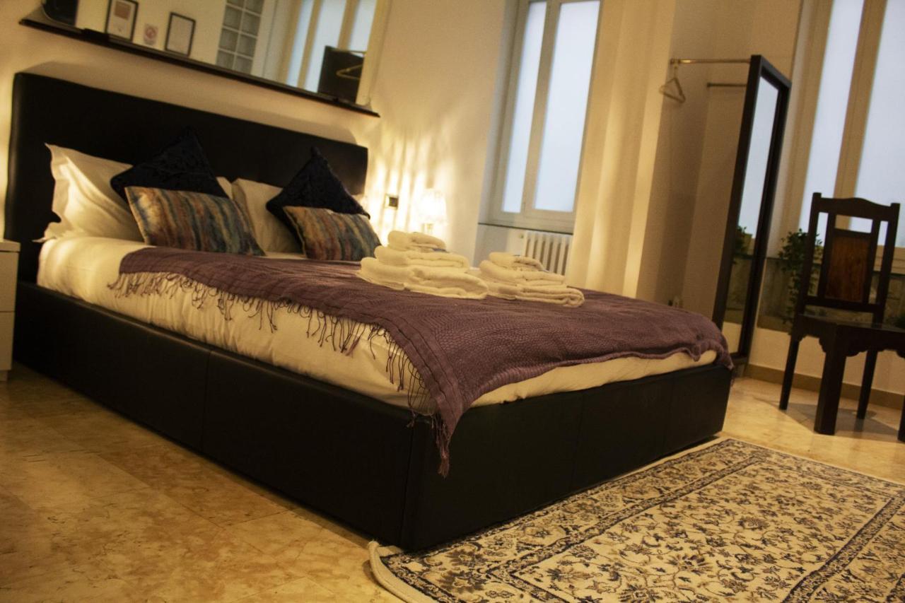 ミラノ Naviglio81 Bed & Breakfast エクステリア 写真