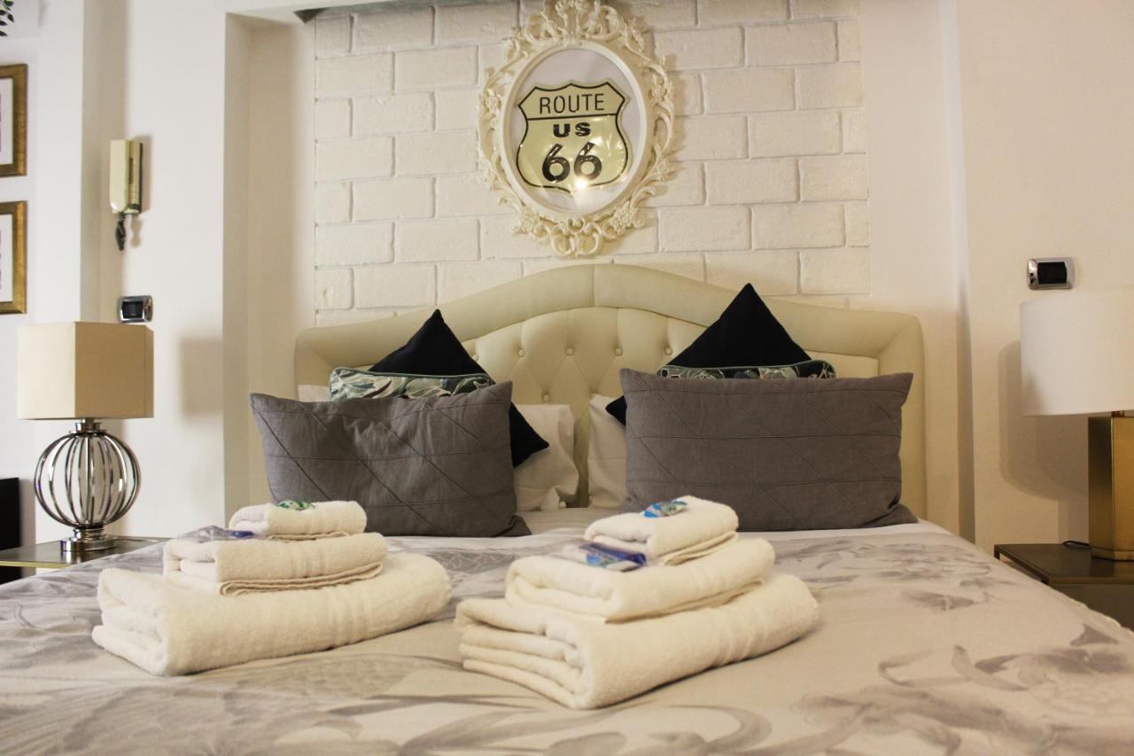 ミラノ Naviglio81 Bed & Breakfast エクステリア 写真