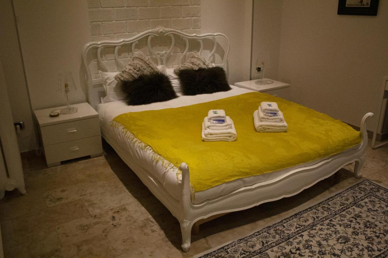 ミラノ Naviglio81 Bed & Breakfast エクステリア 写真